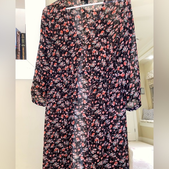 Sheer Floral Coverup - Picture 3 of 4